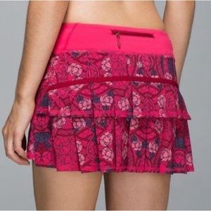 Lululemon Athletica Rare Guava Lava Pace Setter
Skirt Size 6 never worn